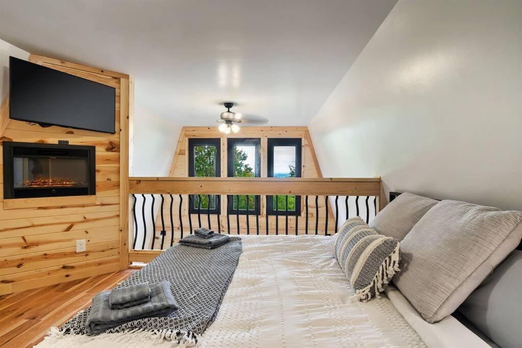 Secluded Mtn View New! 10 Mins To Gatlinburg Or Park Villa Exterior foto