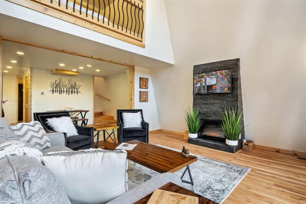 Secluded Mtn View New! 10 Mins To Gatlinburg Or Park Villa Exterior foto