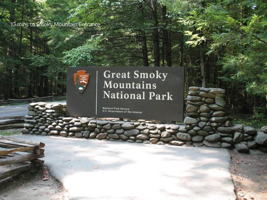 Secluded Mtn View New! 10 Mins To Gatlinburg Or Park Villa Exterior foto